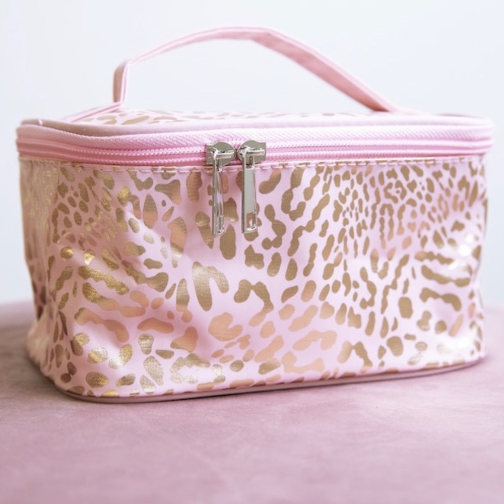 NWT Pink Lily Makeup bag